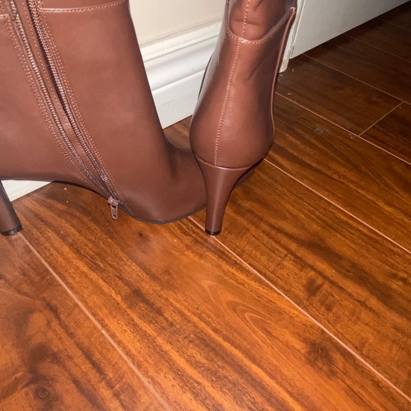 Pointy toe boots - Picture 2 of 6